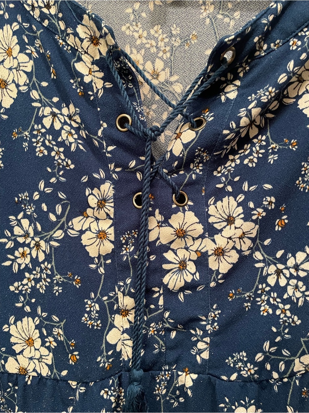 Massini Women's Navy Floral Lace-Up  Top 2XL Long Sleeve - Picture 4 of 6